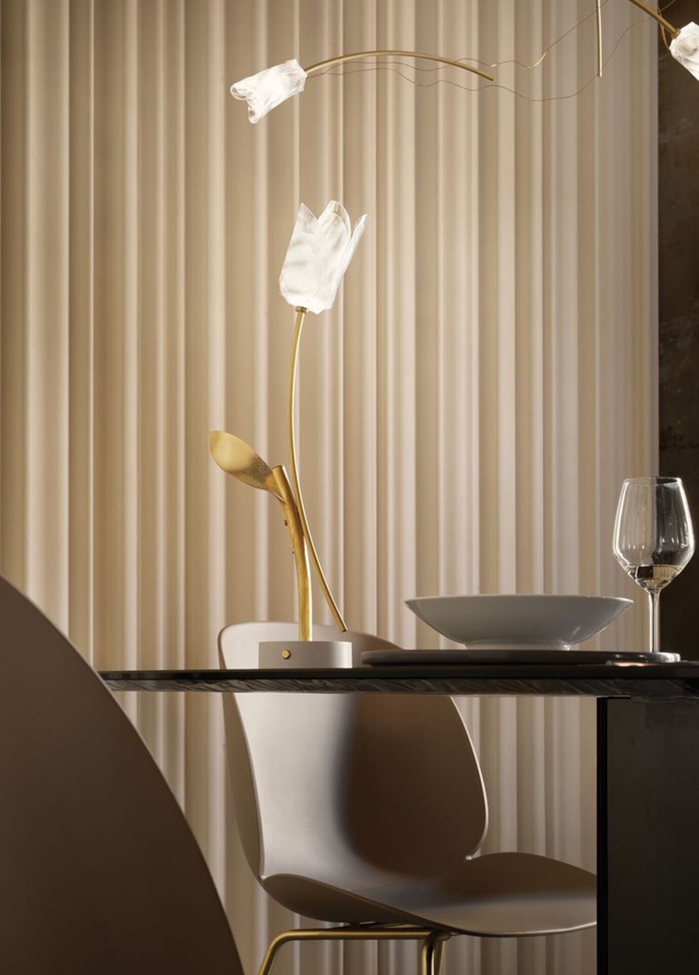 Tulip Beyaz Gold Şarjlı Masa Lambası
